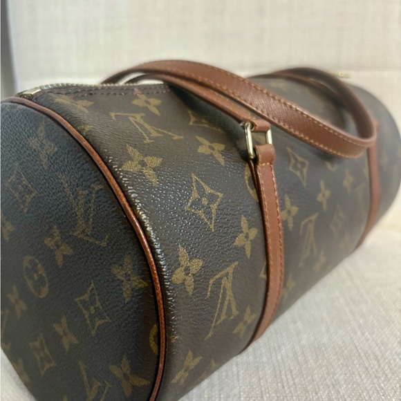 Louis Vuitton Papillon 30 Handbag - Picture 2 of 9